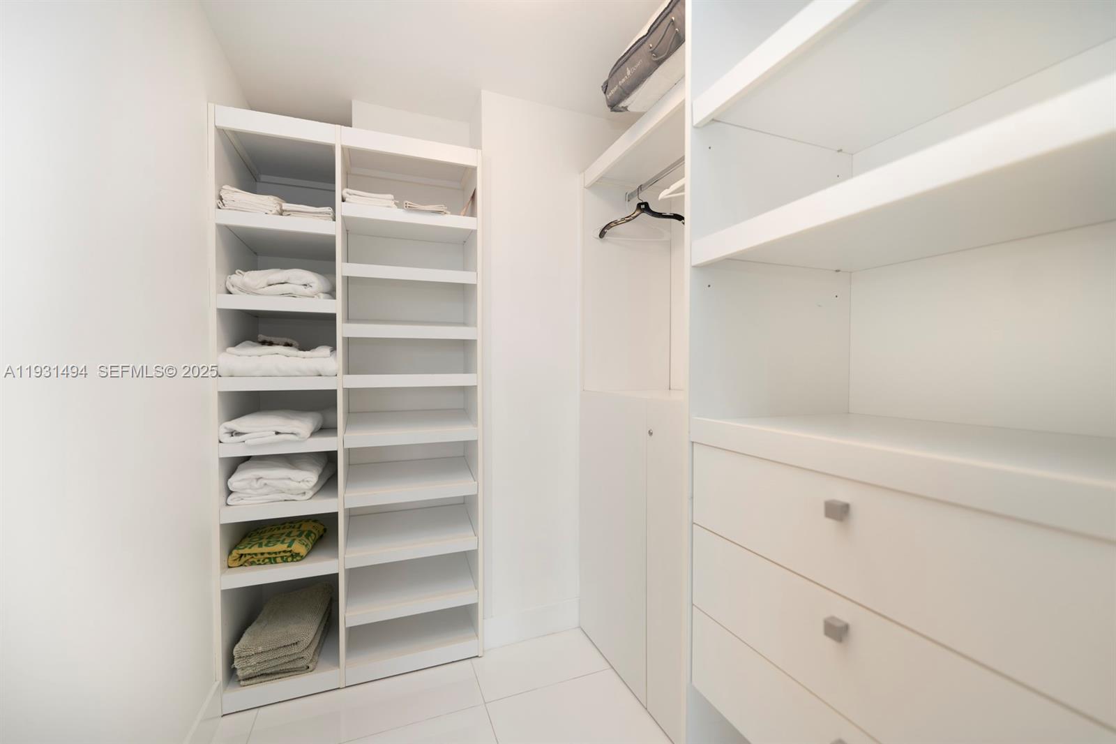 1005 2 / 2 1435 sq. ft. $ 2025-12-16 0 foto