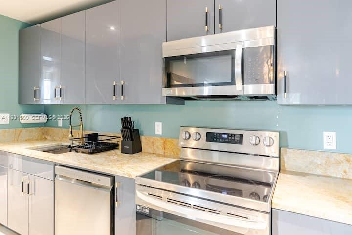   /  2190 sq. ft. $ 2025-12-16 0 foto