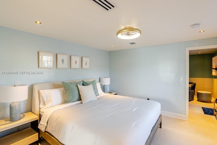   /  2190 sq. ft. $ 2025-12-16 0 foto