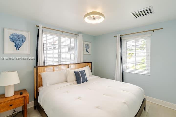   /  2190 sq. ft. $ 2025-12-16 0 foto