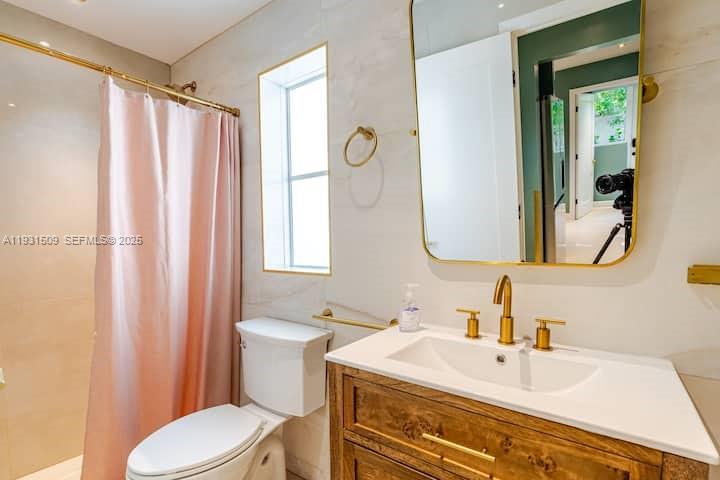   /  2190 sq. ft. $ 2025-12-16 0 foto