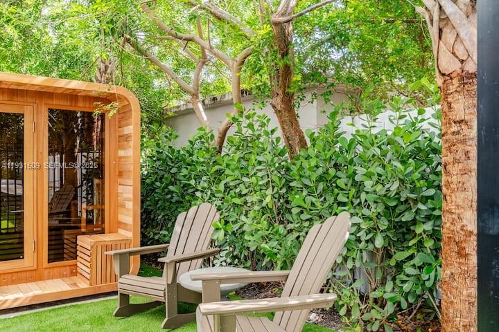   /  2190 sq. ft. $ 2025-12-16 0 foto