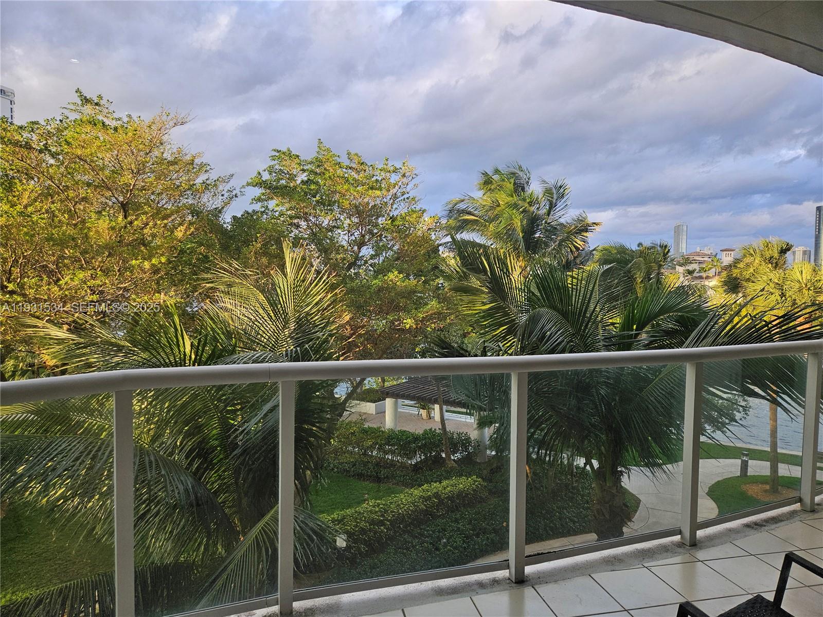 W-STE3 1 / 1 1238 sq. ft. $ 2025-12-16 0 Photo