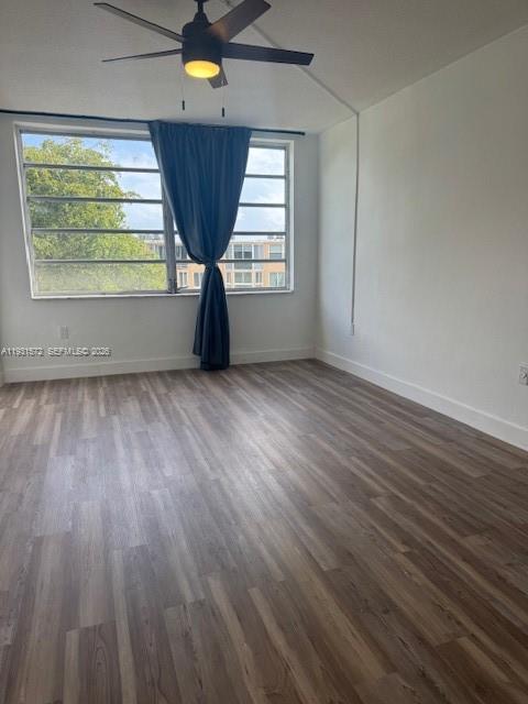 Ver detalles F407 1 / 2 898 sq. ft. $ 2026-04-23 0 foto