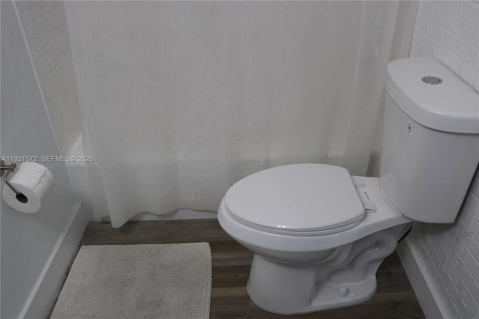 Ver detalles F407 1 / 2 898 sq. ft. $ 2026-04-23 0 foto