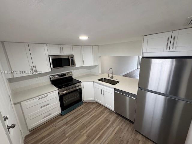 Ver detalles F407 1 / 2 898 sq. ft. $ 2026-04-23 0 foto