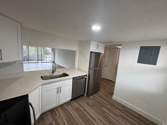 Ver detalles F407 1 / 2 898 sq. ft. $ 2026-04-23 0 foto