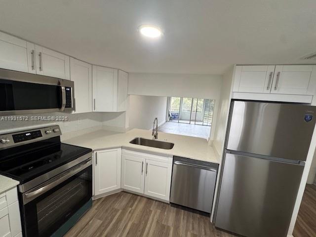 Ver detalles F407 1 / 2 898 sq. ft. $ 2026-04-23 0 foto