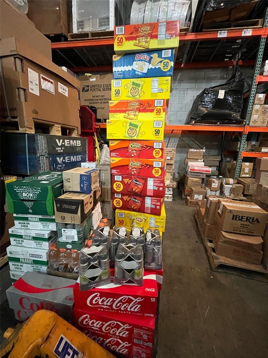   /   sq. ft. $ 2025-12-16 0 foto