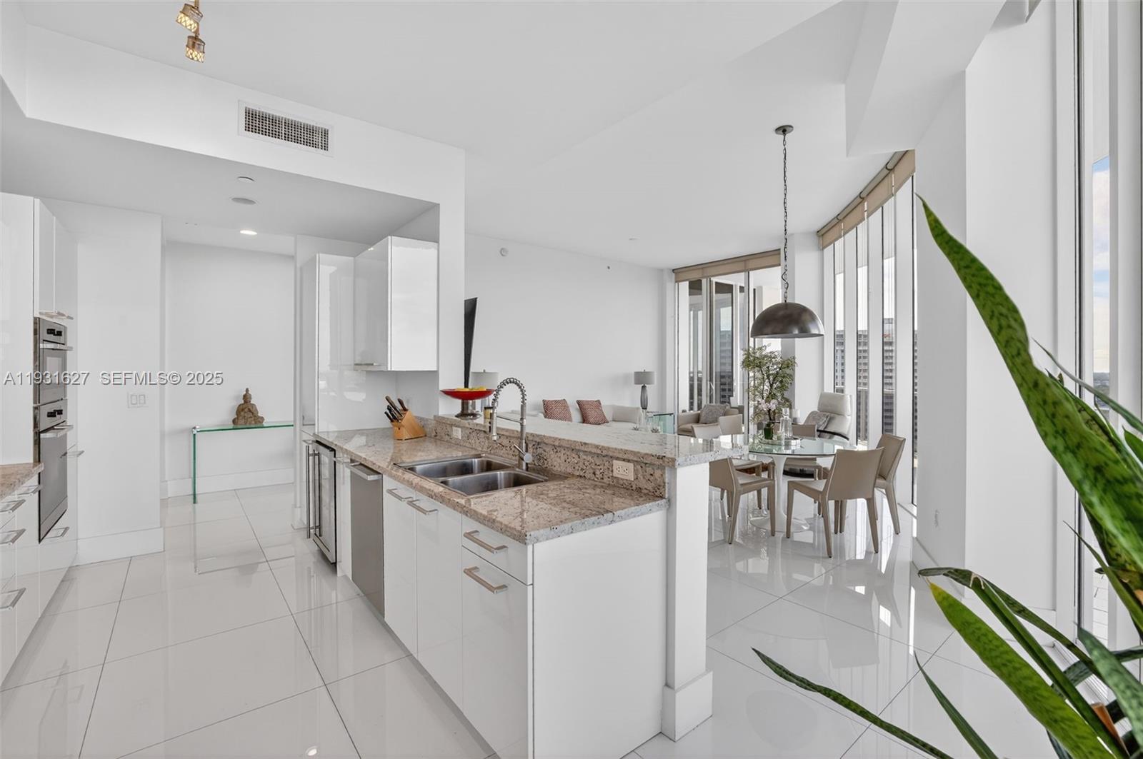 2303 3 / 3 2235 sq. ft. $ 2025-12-16 0 Photo