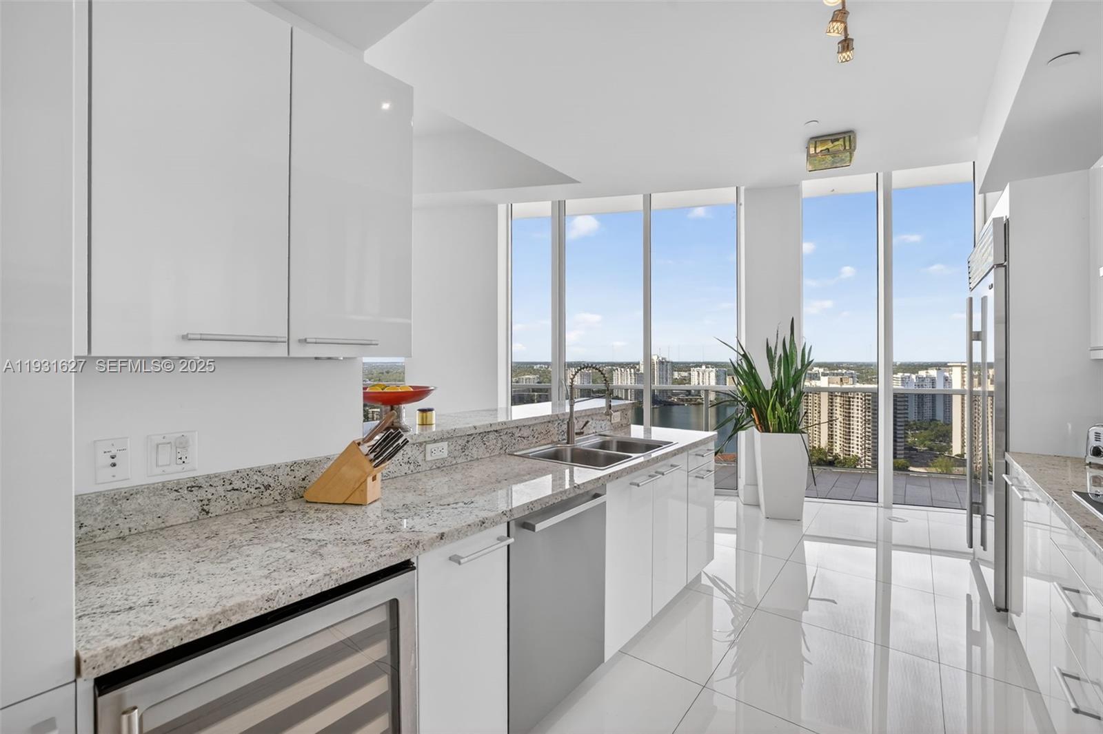 2303 3 / 3 2235 sq. ft. $ 2025-12-16 0 Photo