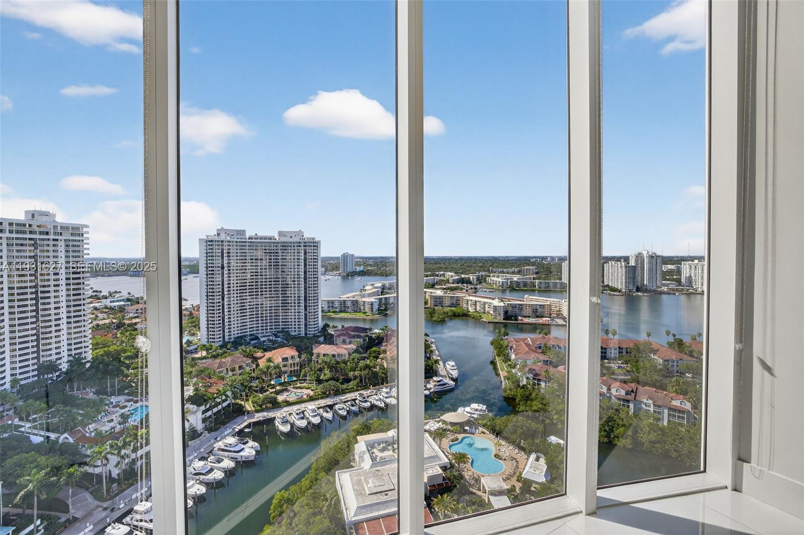 2303 3 / 3 2235 sq. ft. $ 2025-12-16 0 Photo