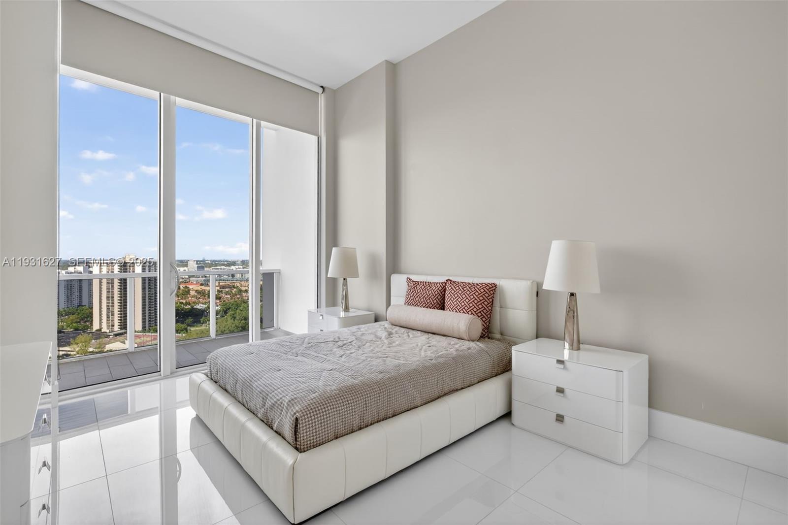 2303 3 / 3 2235 sq. ft. $ 2025-12-16 0 Photo