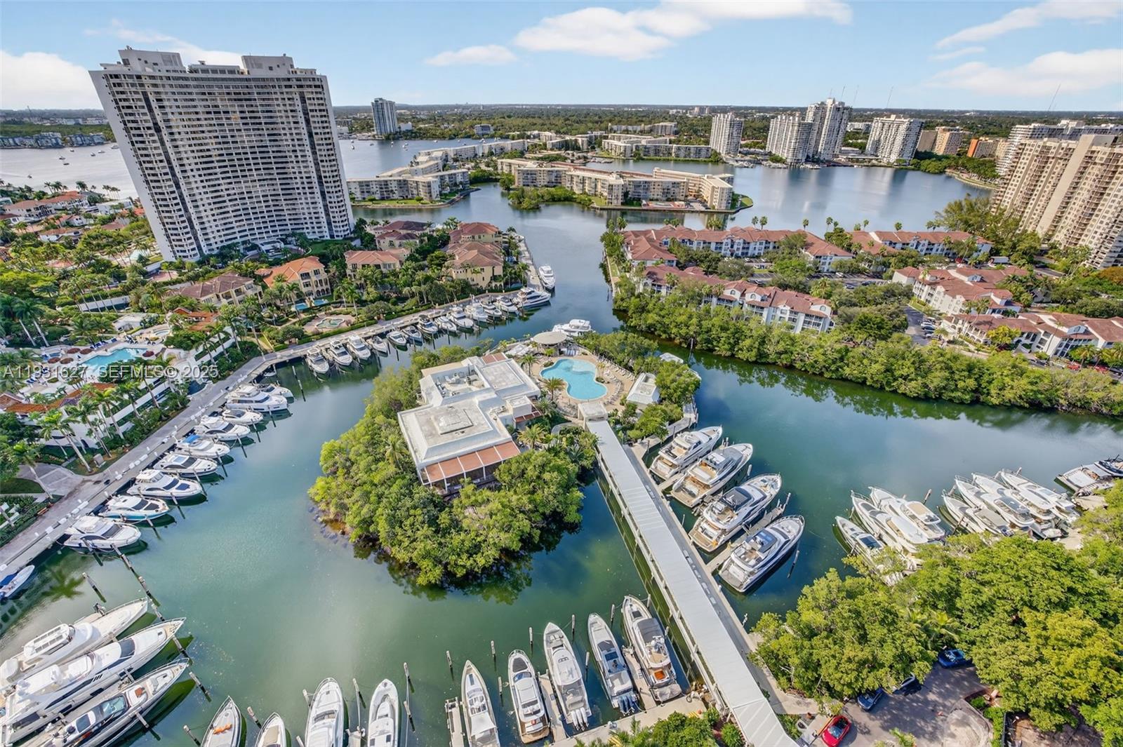 2303 3 / 3 2235 sq. ft. $ 2025-12-16 0 Photo