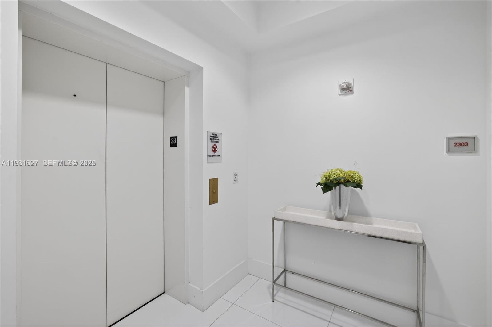 2303 3 / 3 2235 sq. ft. $ 2025-12-16 0 Photo