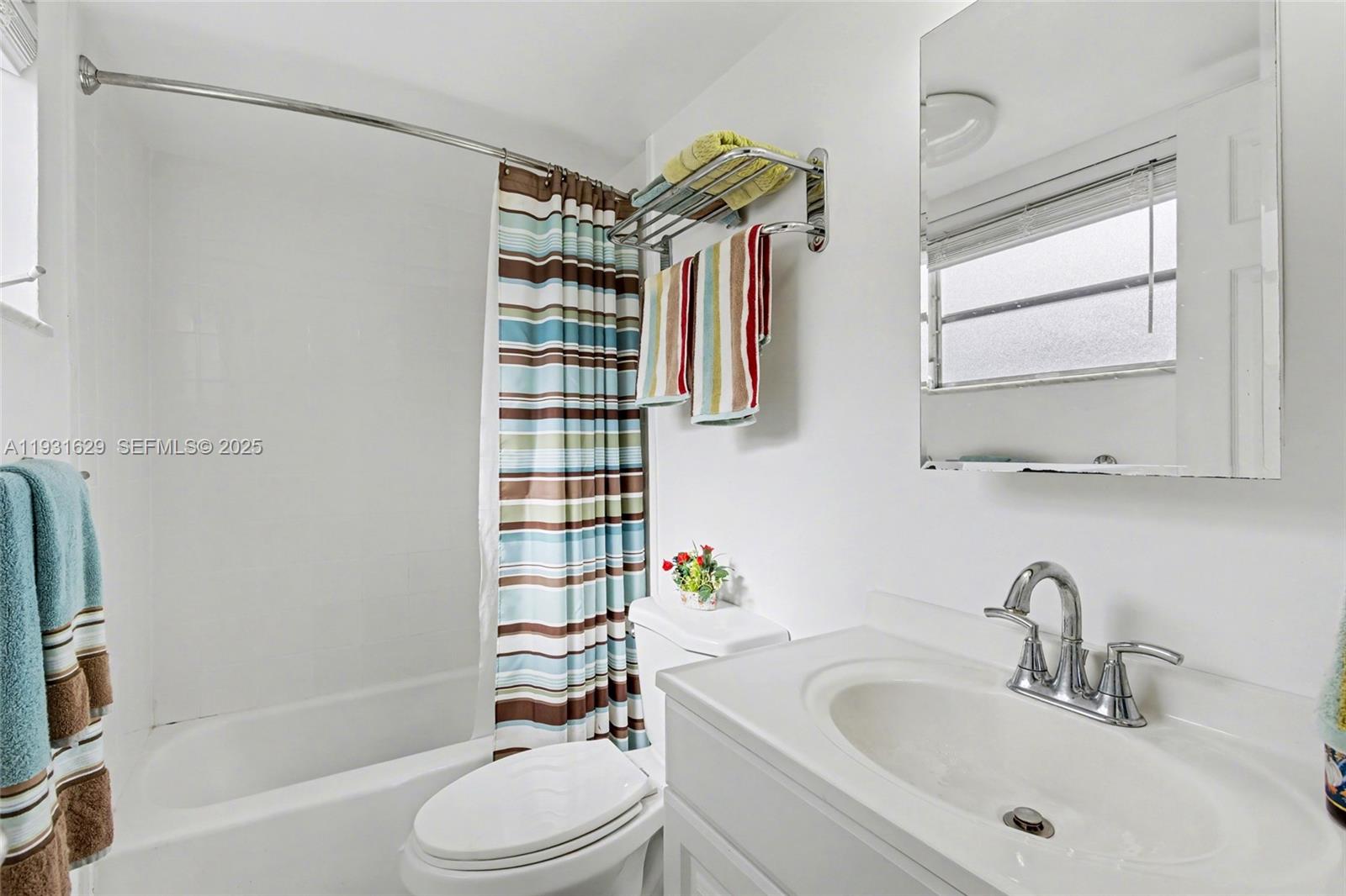 214 2 / 2 899 кв.футов $ 2025-12-16 0 Фото