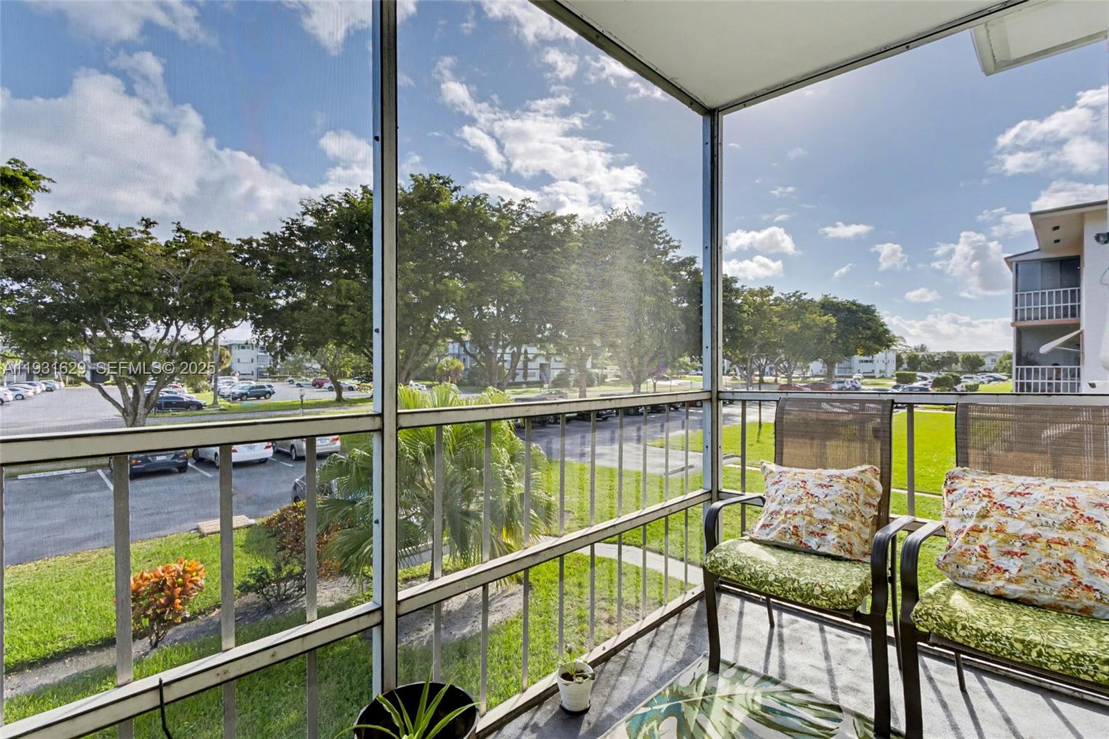 214 2 / 2 899 кв.футов $ 2025-12-16 0 Фото