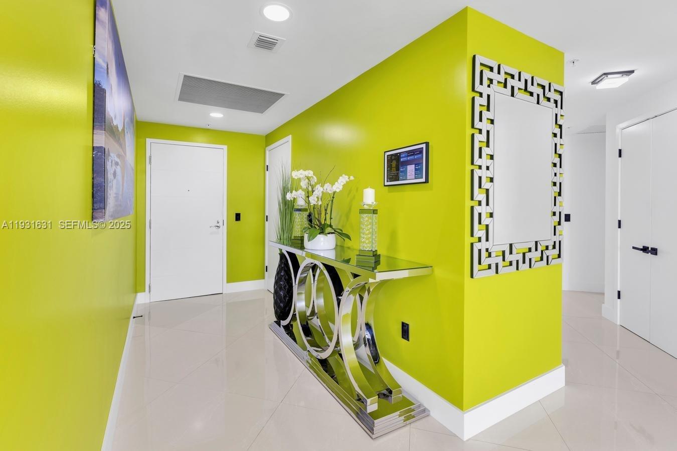 Photo of 17111 Biscayne Blvd  #909, North Miami Beach, Florida, 33160 - 