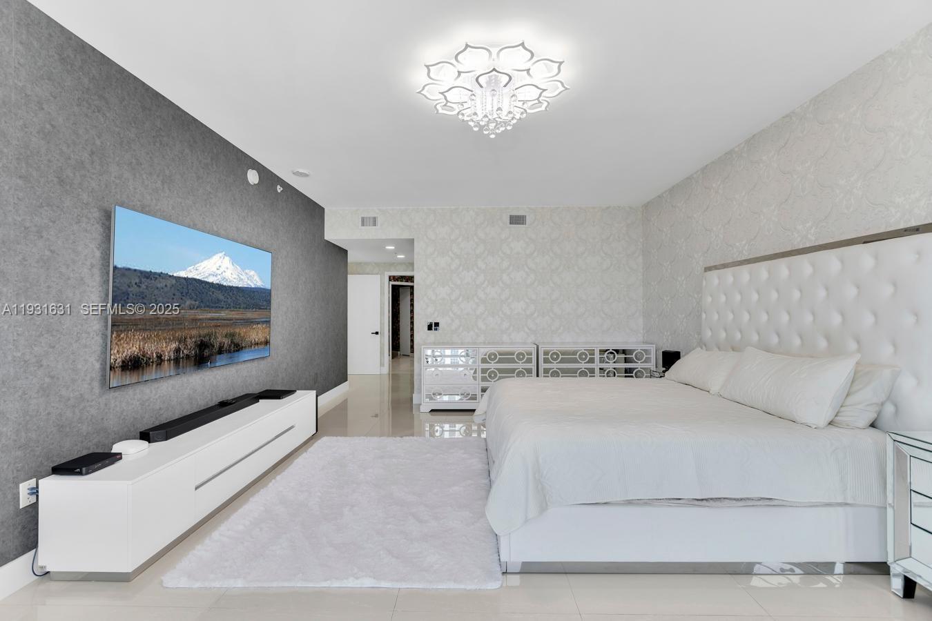 Photo of 17111 Biscayne Blvd  #909, North Miami Beach, Florida, 33160 - 