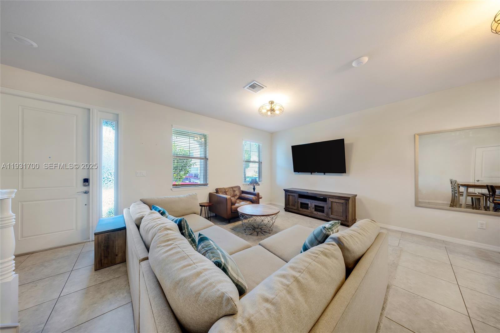 5110 3 / 3 1421 sq. ft. $ 2025-12-16 0 foto