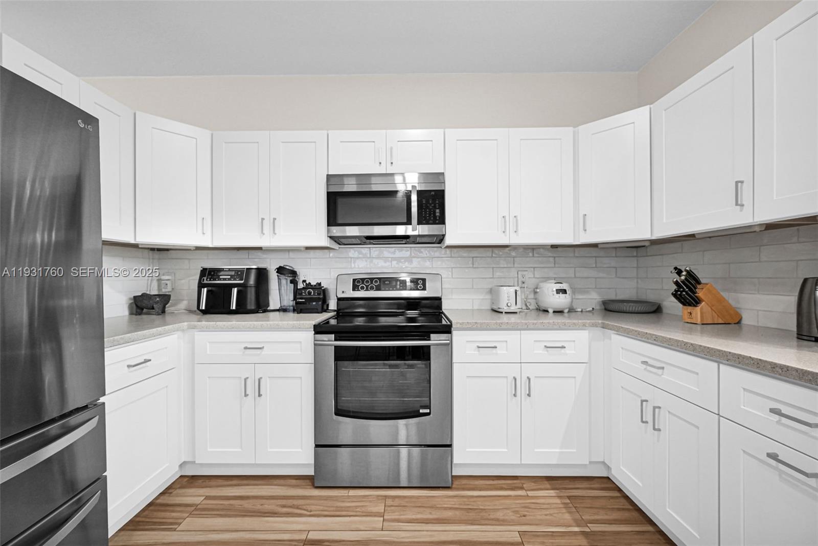 Photo of 1420 Weeping Willow Way (1420), Hollywood, Florida, 33019 -