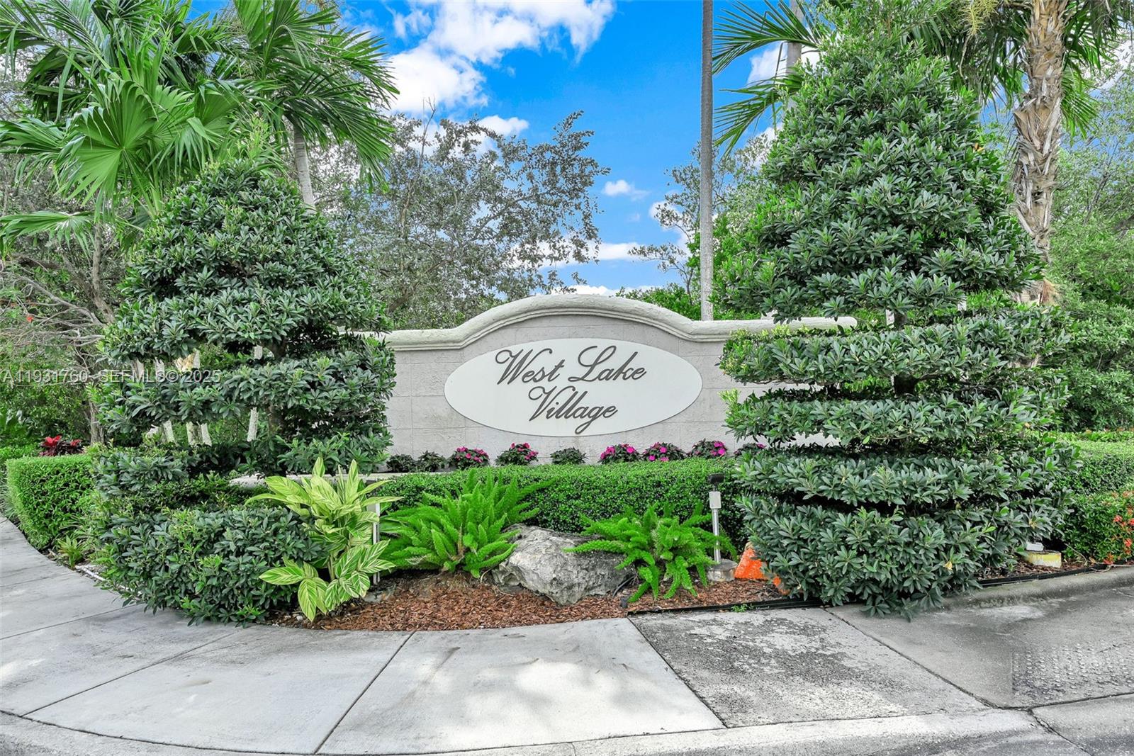 Photo of 1420 Weeping Willow Way (1420), Hollywood, Florida, 33019 -