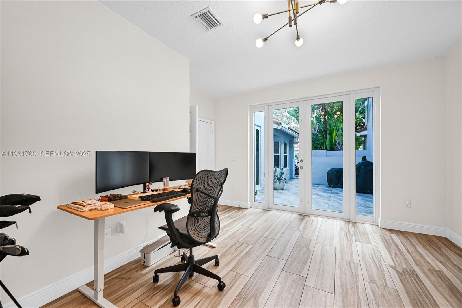 Photo of 1420 Weeping Willow Way (1420), Hollywood, Florida, 33019 -