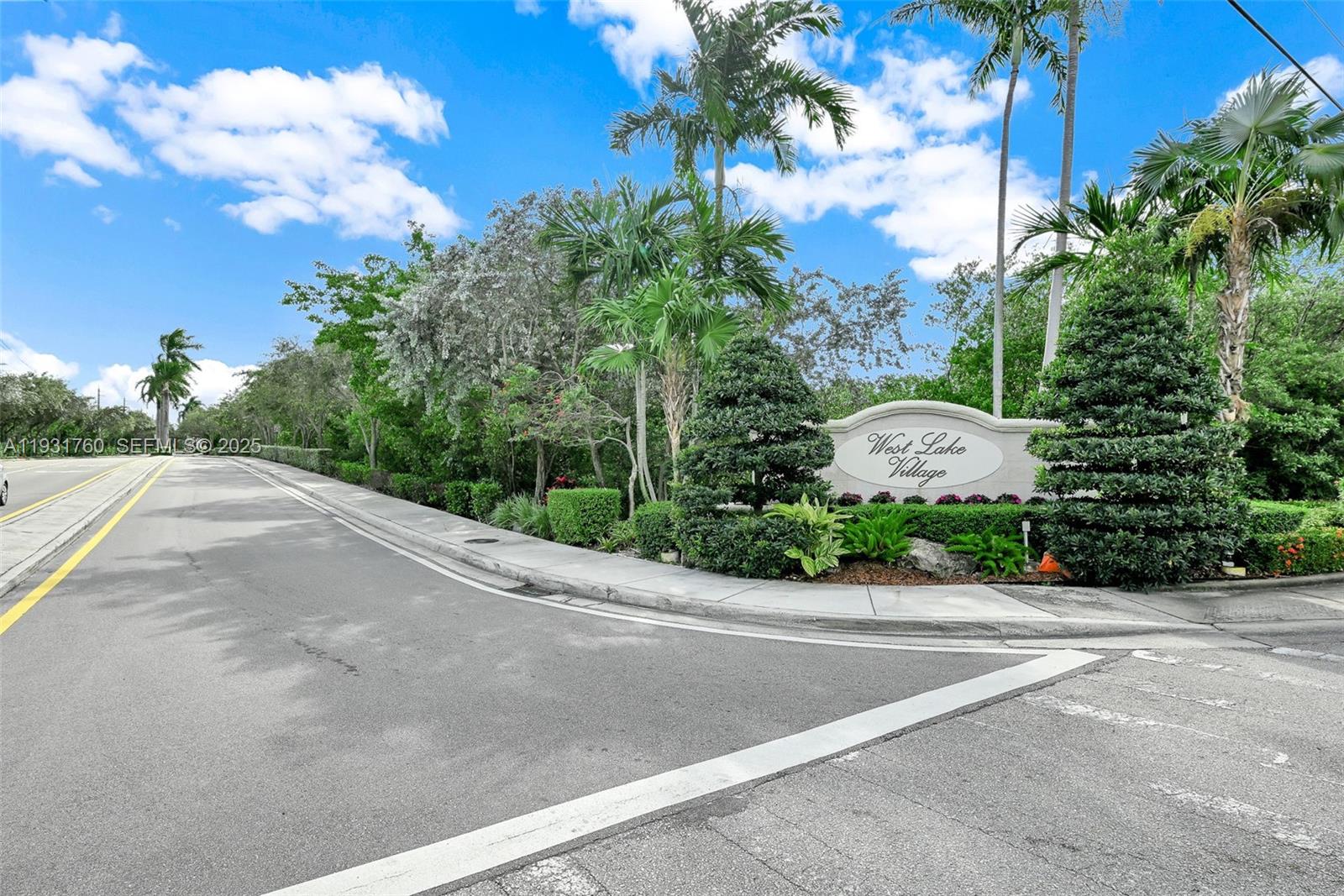 Photo of 1420 Weeping Willow Way (1420), Hollywood, Florida, 33019 -