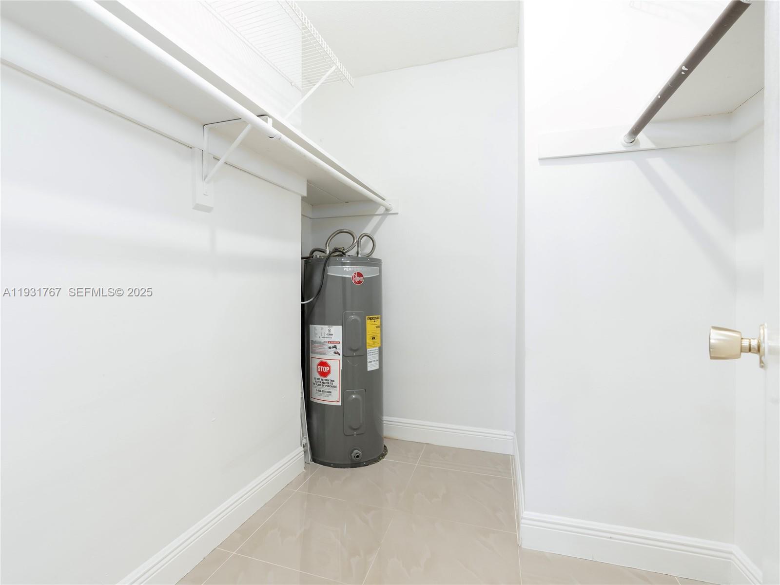   /  945 sq. ft. $ 2025-12-16 0 Photo