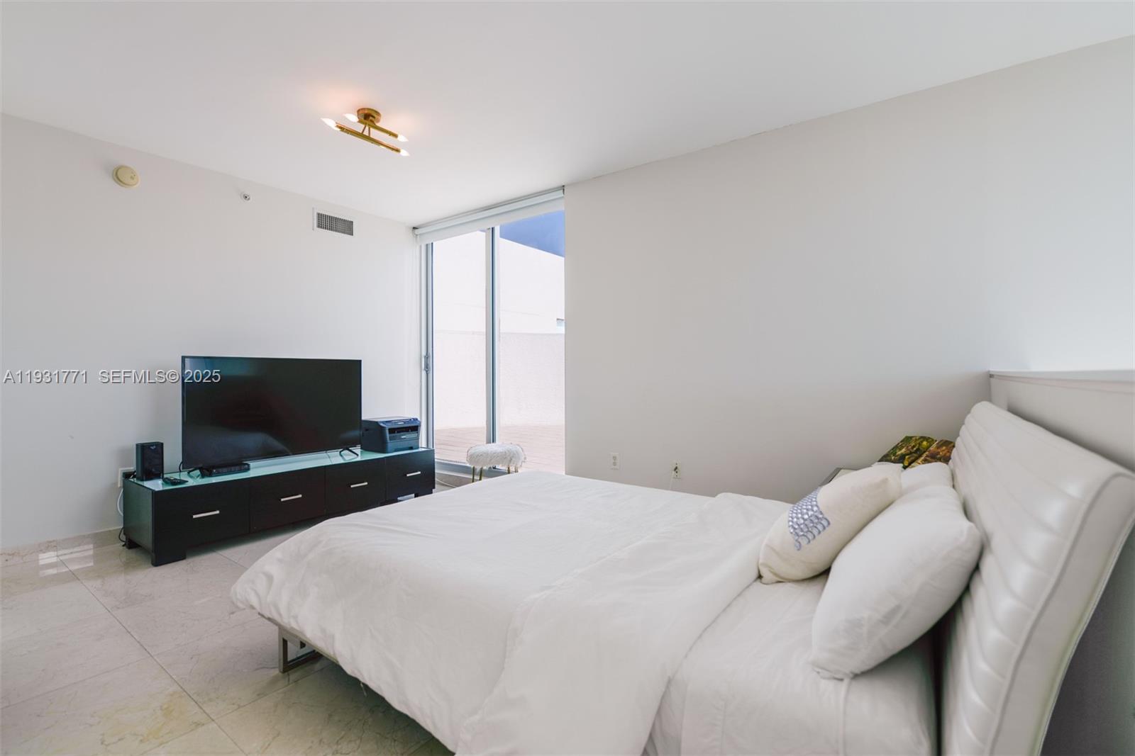 Photo of 3131 188th St  #1-1213, Aventura, Florida, 33180 - 