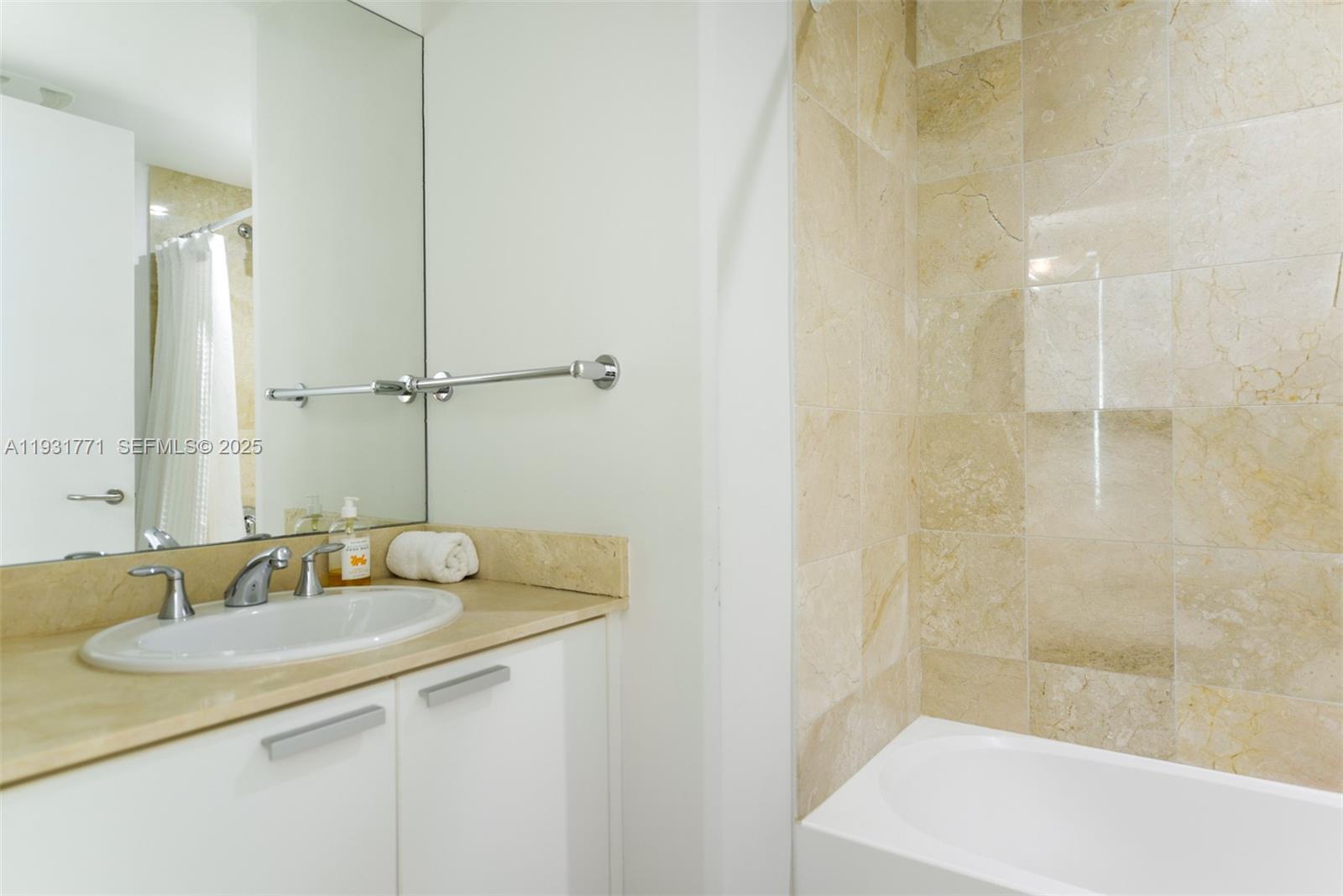 Photo of 3131 188th St  #1-1213, Aventura, Florida, 33180 - 