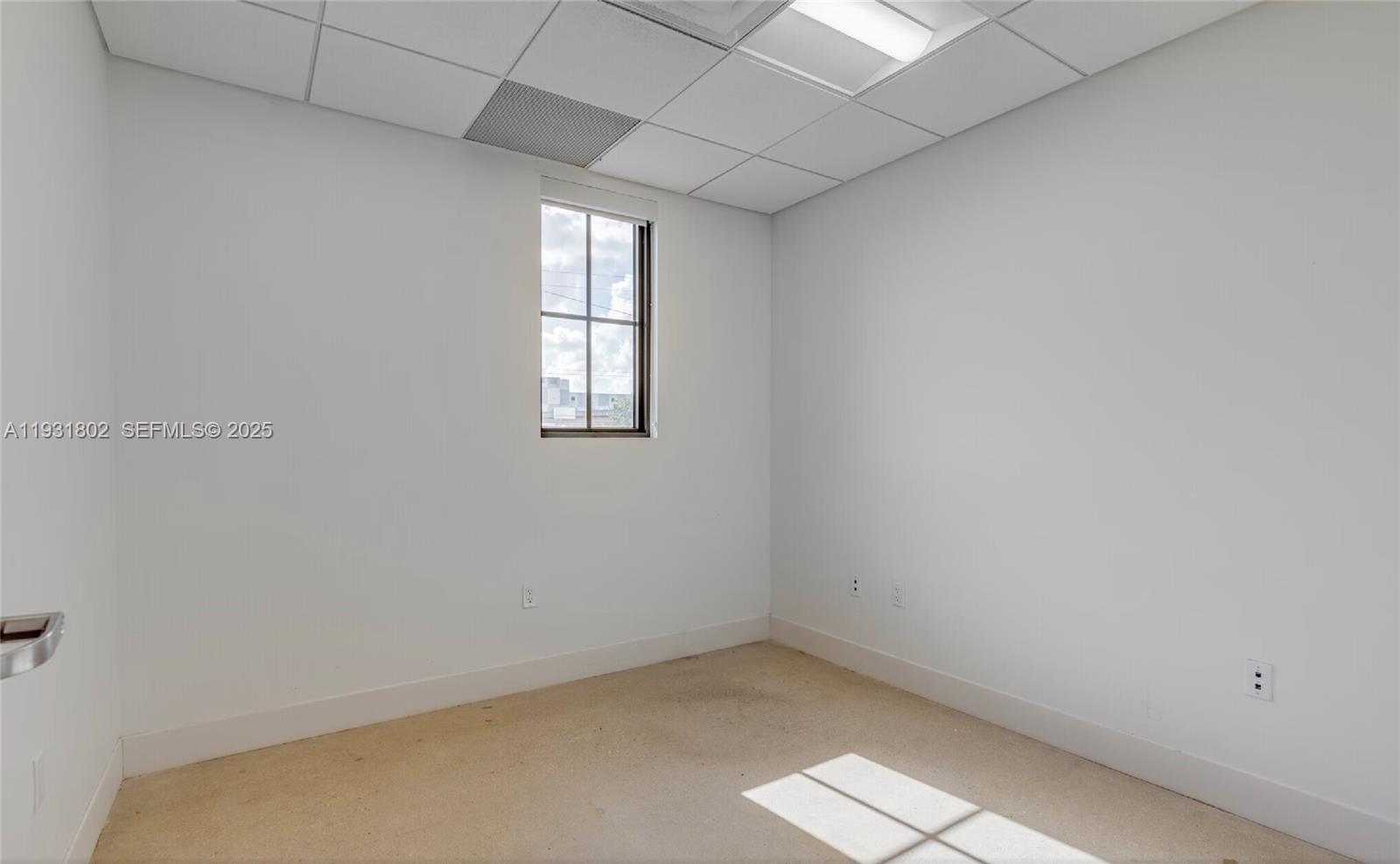   /   sq. ft. $ 2025-12-16 0 foto