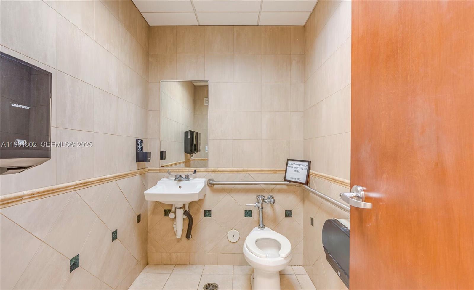   /   sq. ft. $ 2025-12-16 0 foto