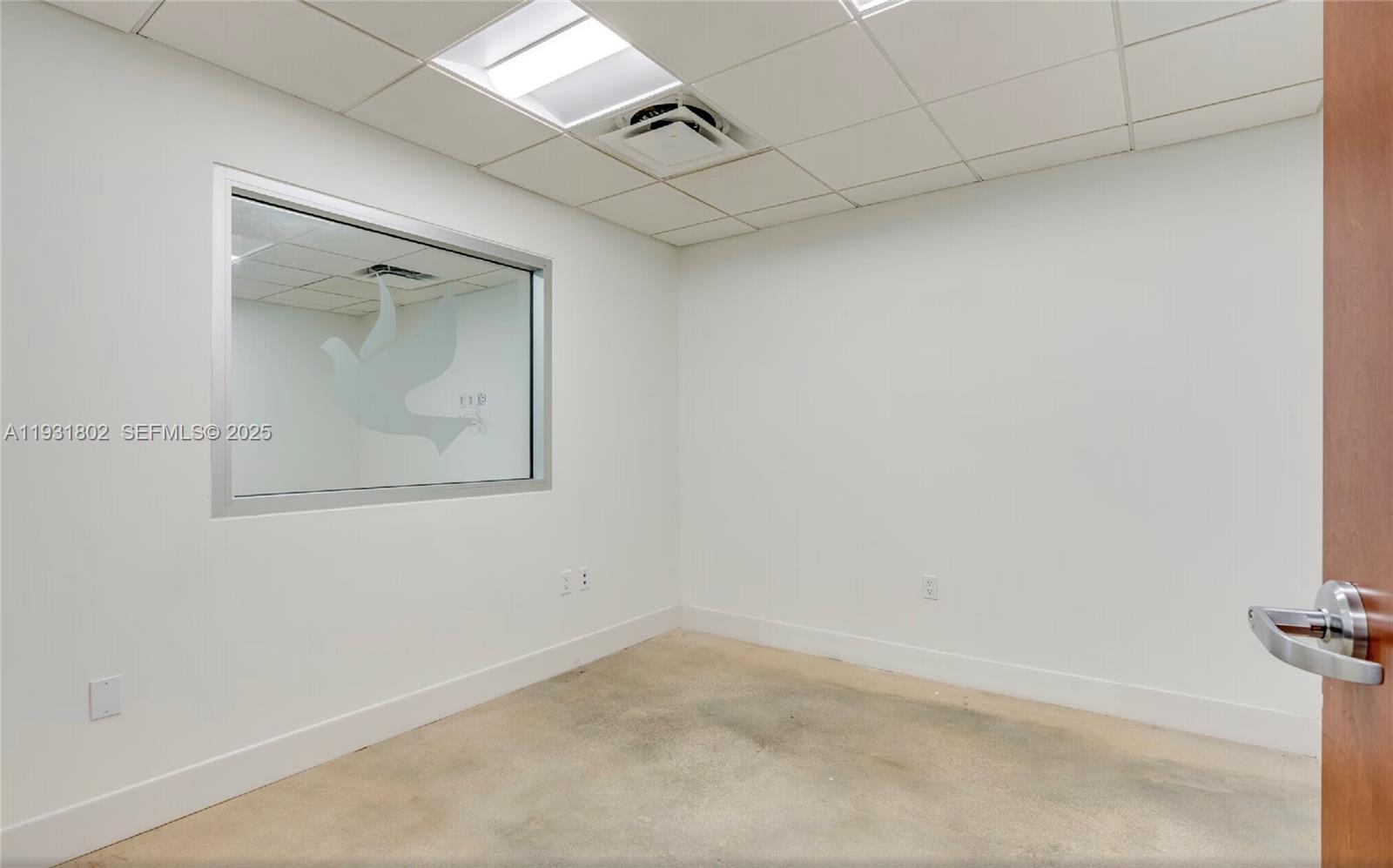   /   sq. ft. $ 2025-12-16 0 foto