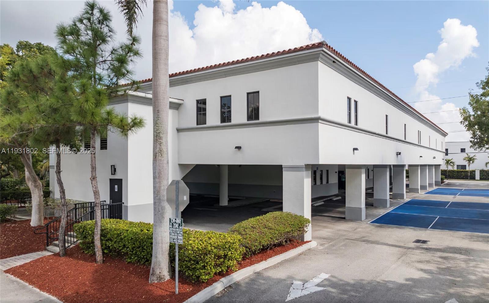   /   sq. ft. $ 2025-12-16 0 foto