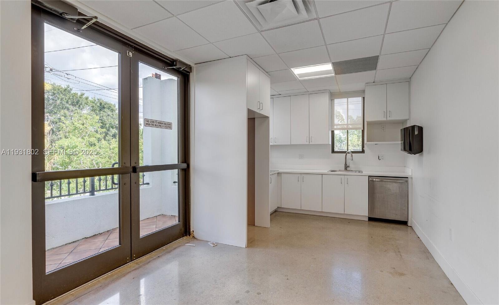   /   sq. ft. $ 2025-12-16 0 foto