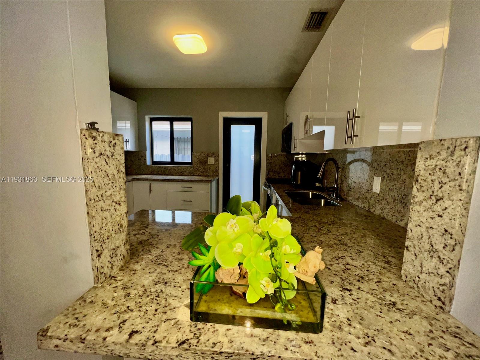   /  2343 sq. ft. $ 2025-12-17 0 Photo