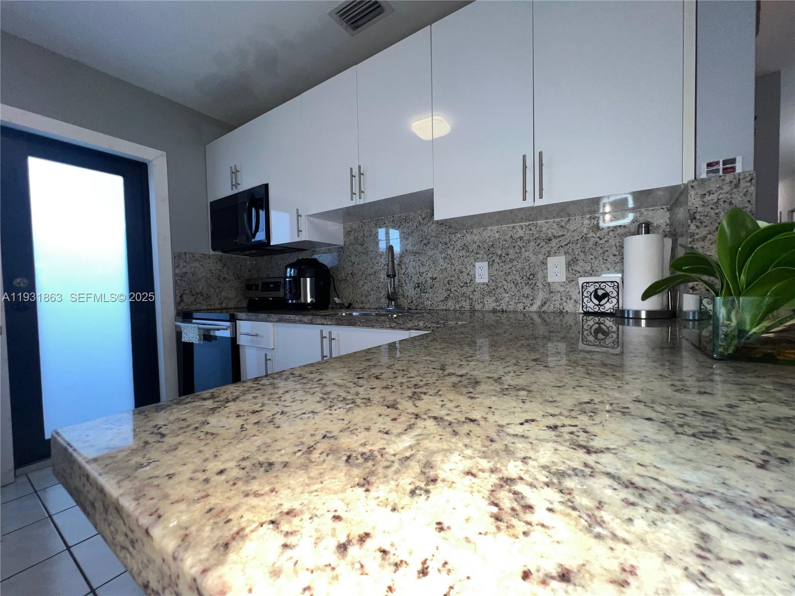   /  2343 sq. ft. $ 2025-12-17 0 Photo