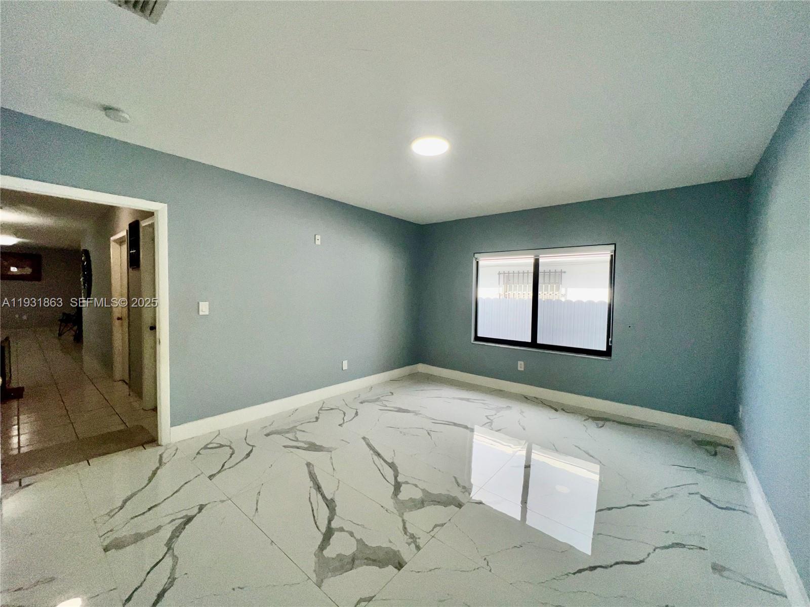   /  2343 sq. ft. $ 2025-12-17 0 Photo