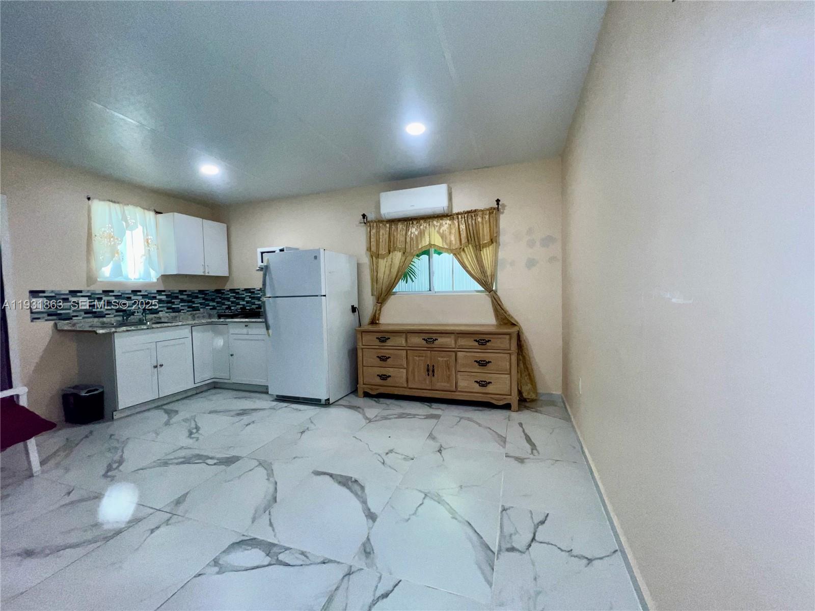   /  2343 sq. ft. $ 2025-12-17 0 Photo