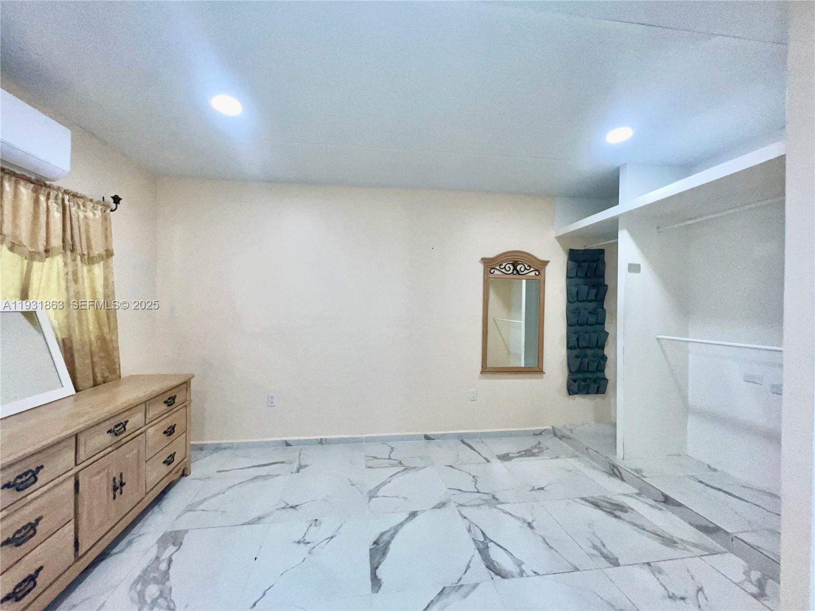   /  2343 sq. ft. $ 2025-12-17 0 Photo