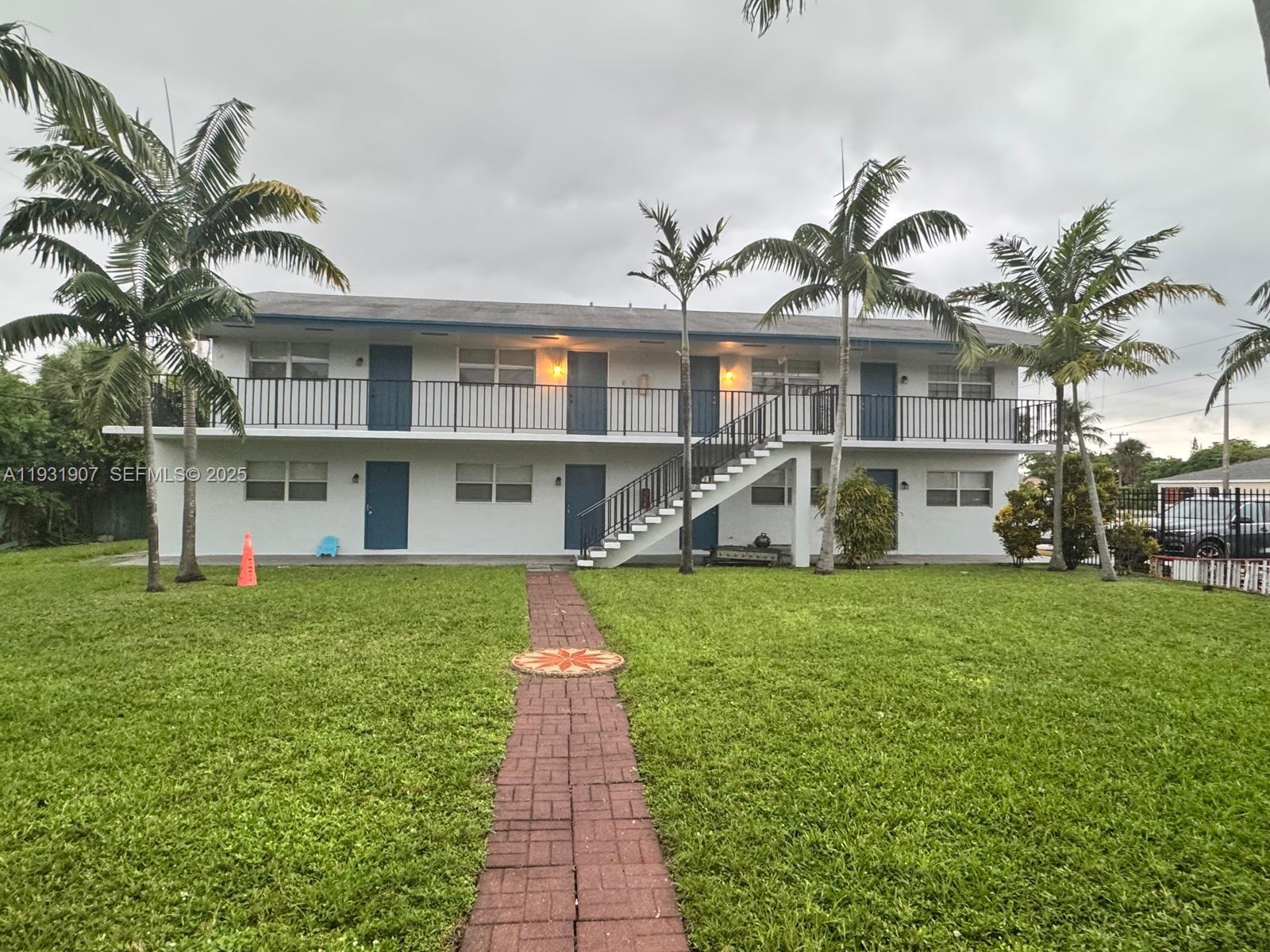   /  3960 sq. ft. $ 2025-12-17 0 foto