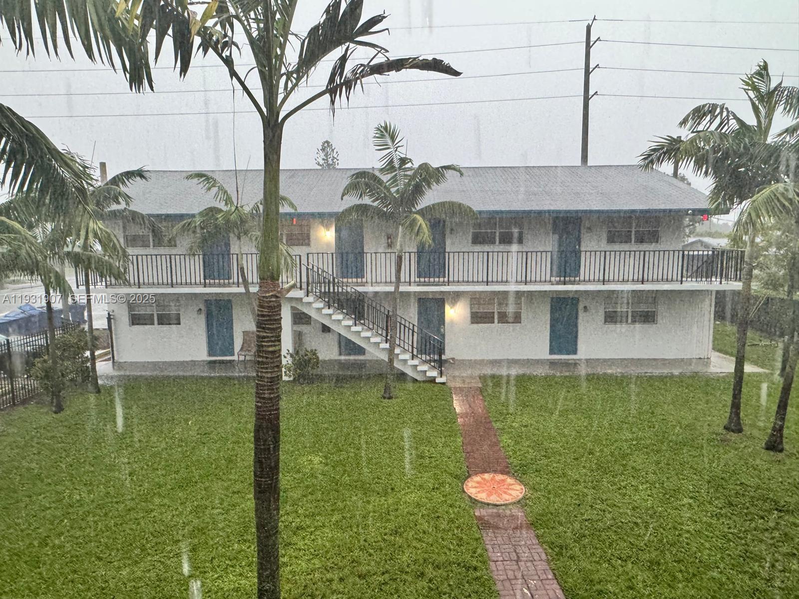   /  3960 sq. ft. $ 2025-12-17 0 foto