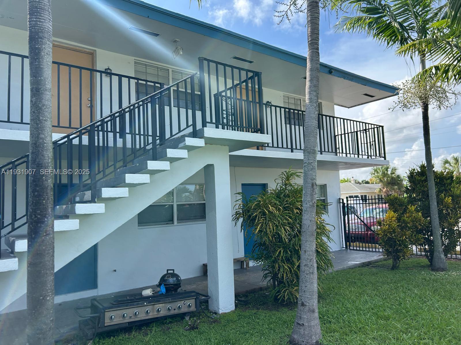   /  3960 sq. ft. $ 2025-12-17 0 foto