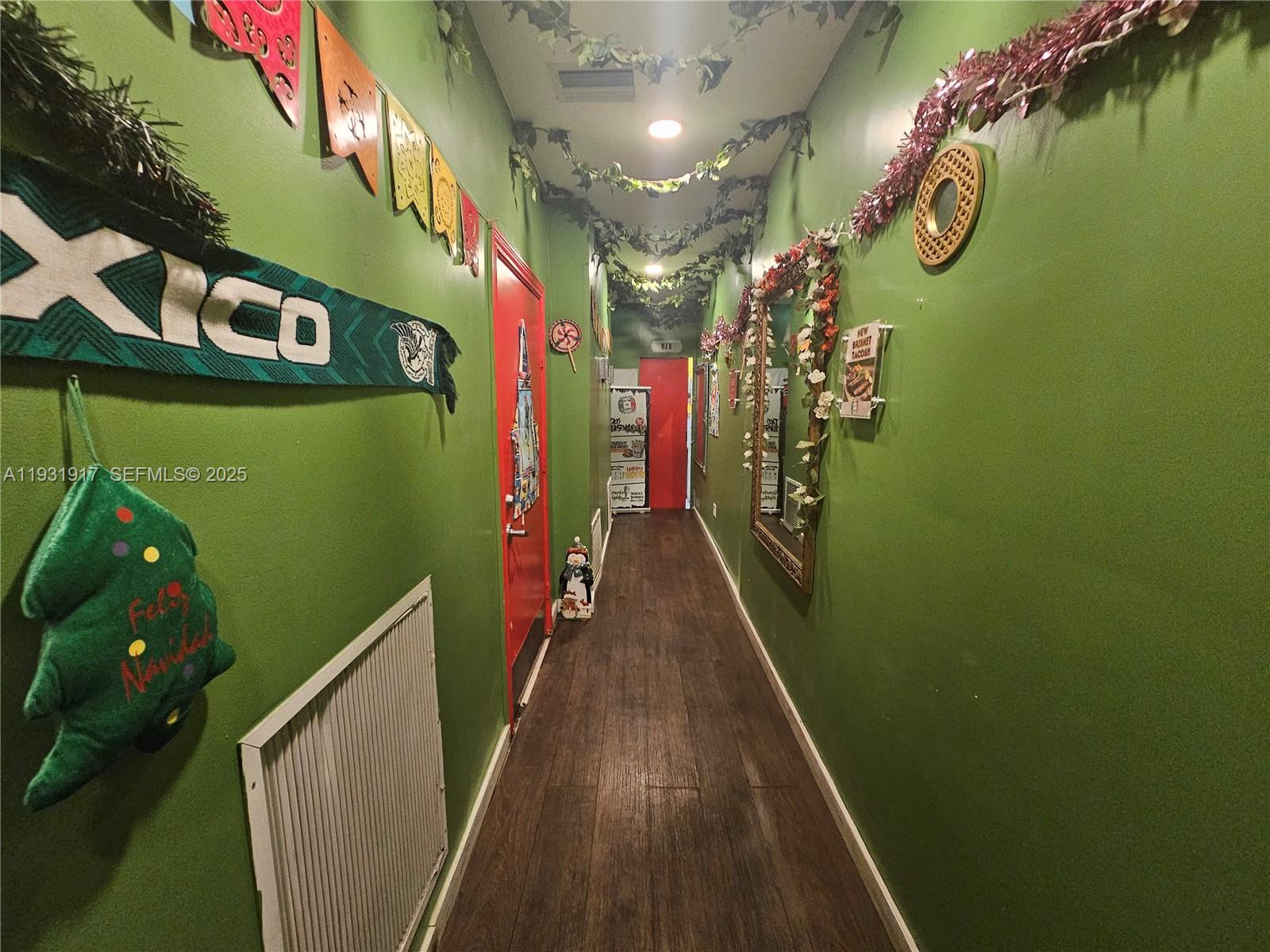 See details / sq. ft. $ 2025-12-17 0 Photo