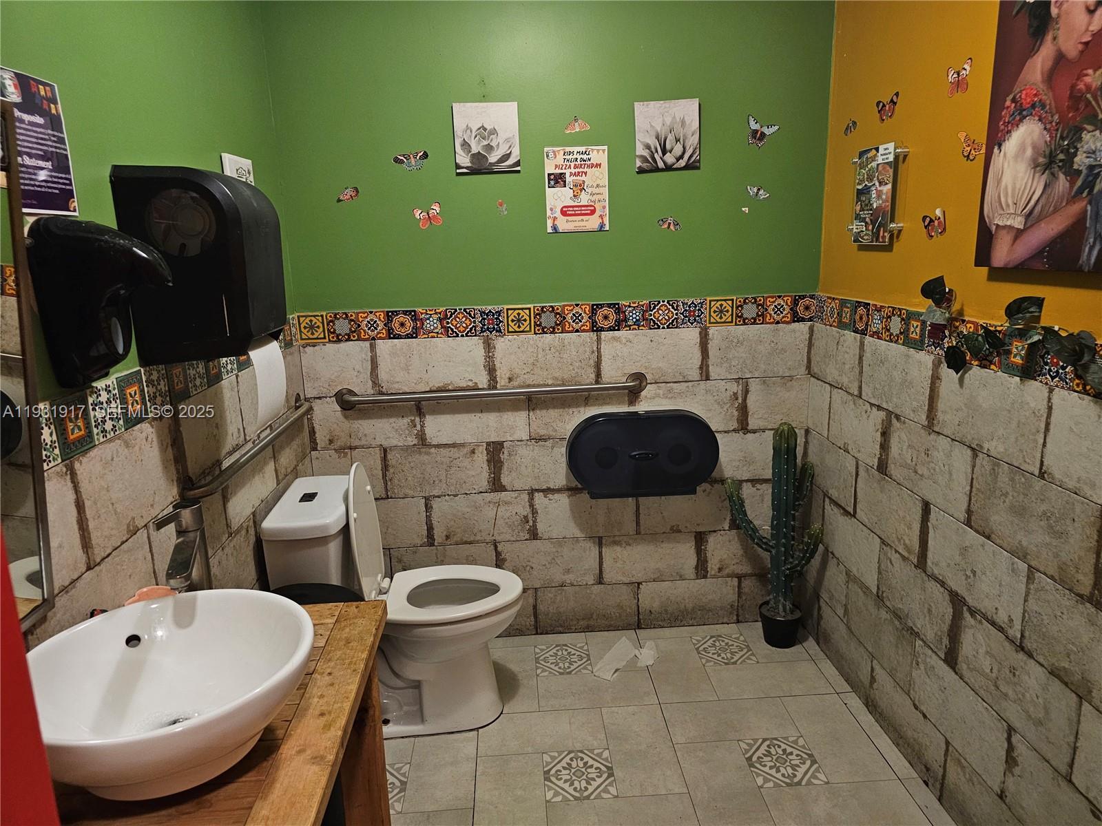 See details / sq. ft. $ 2025-12-17 0 Photo