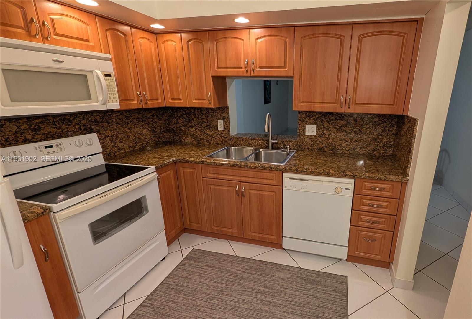 Photo of 301 14th Ave  #404, Hallandale Beach, Florida, 33009 - 