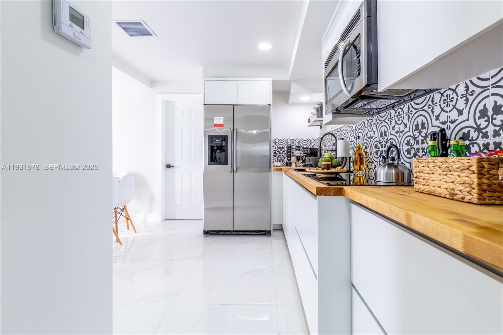   /  1160 кв.футов $ 2025-12-17 0 Фото