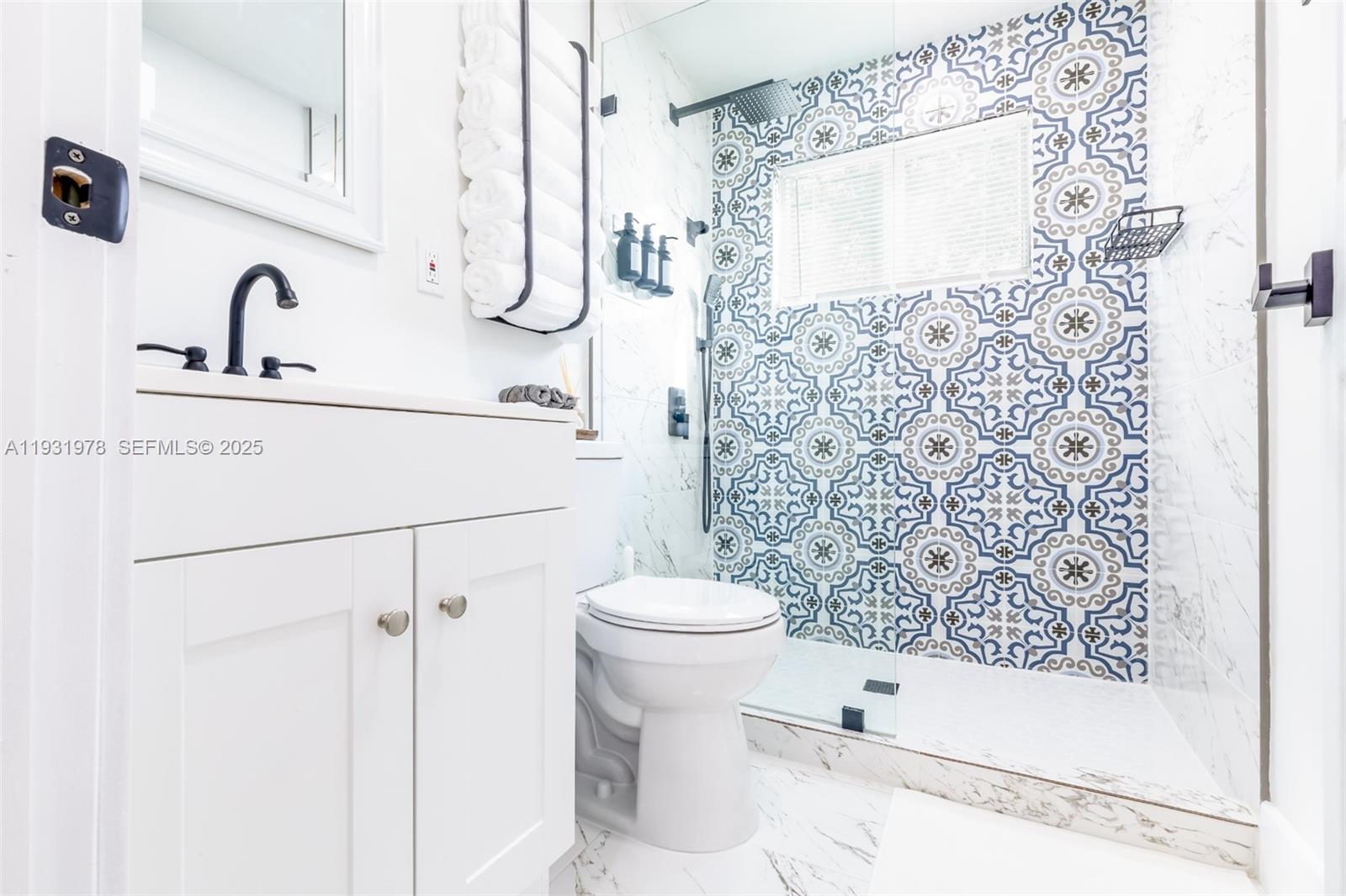   /  1160 кв.футов $ 2025-12-17 0 Фото