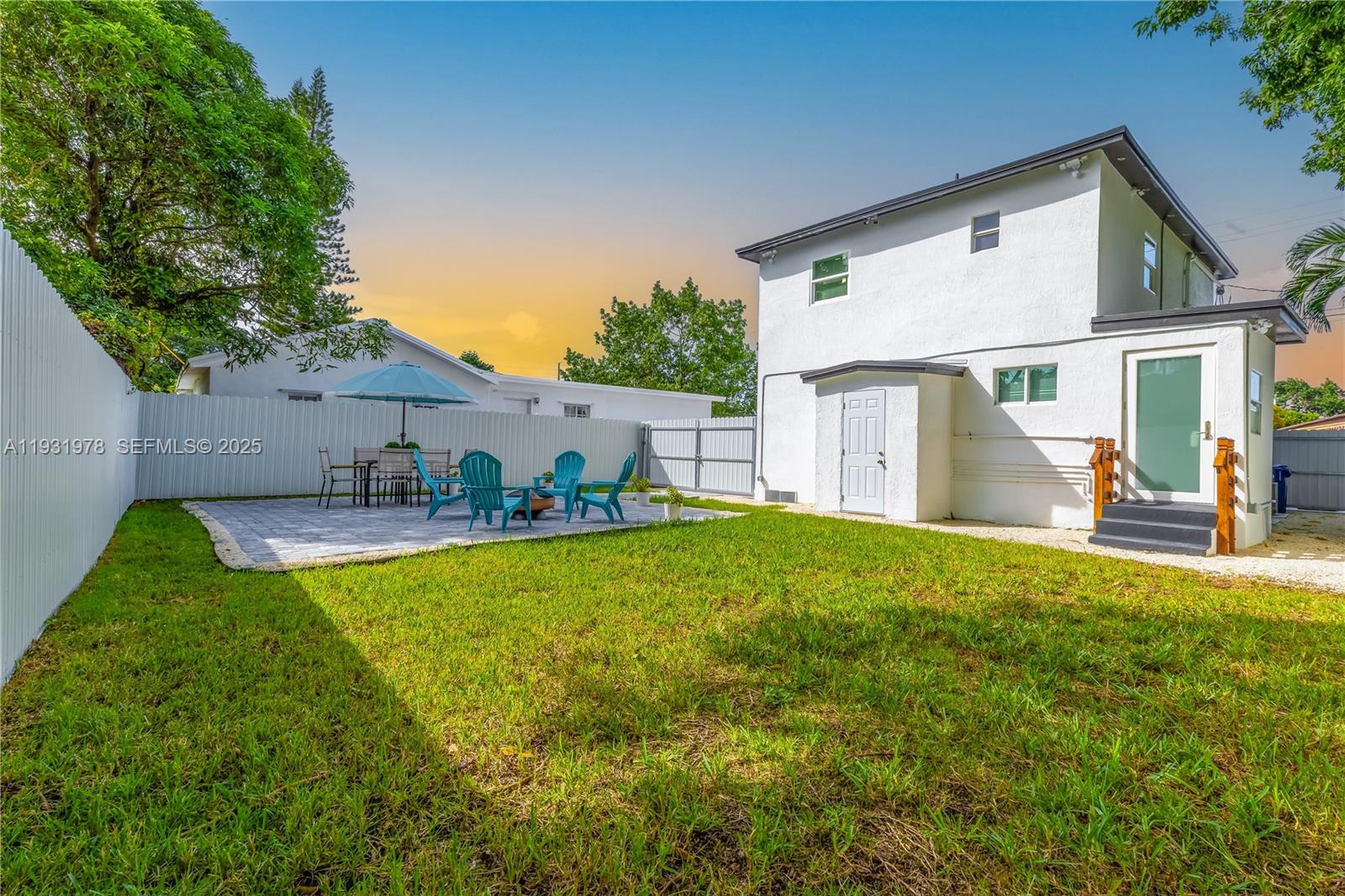   /  1160 кв.футов $ 2025-12-17 0 Фото